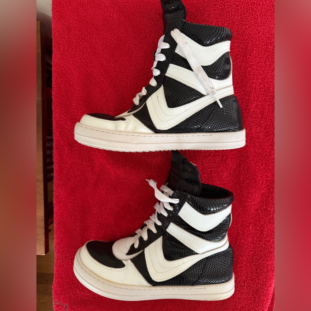 Name brand-style Black and White High-Top Sneakers